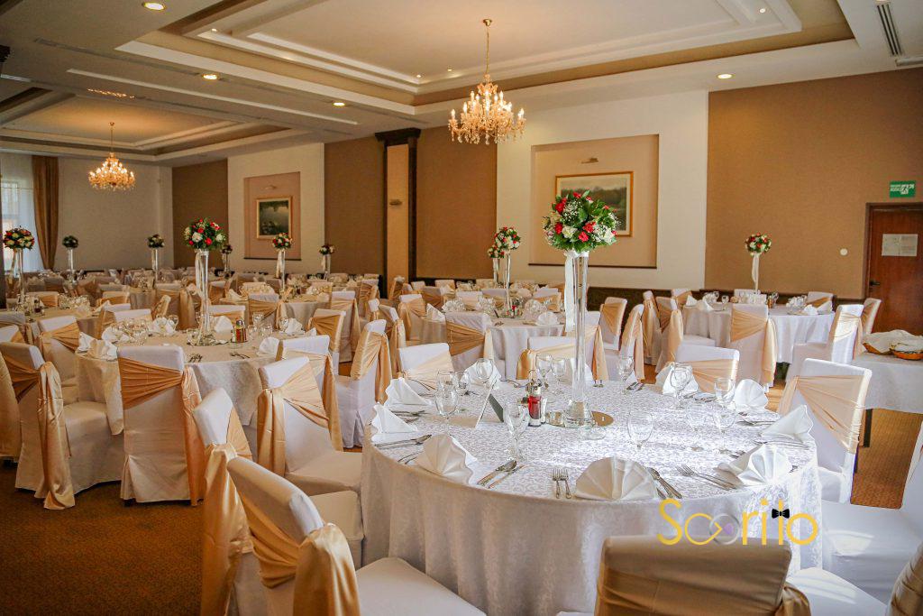 روکش صندلی در تالار عروسی